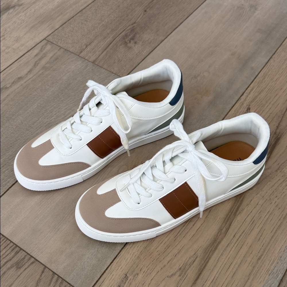 Maurices Sneakers